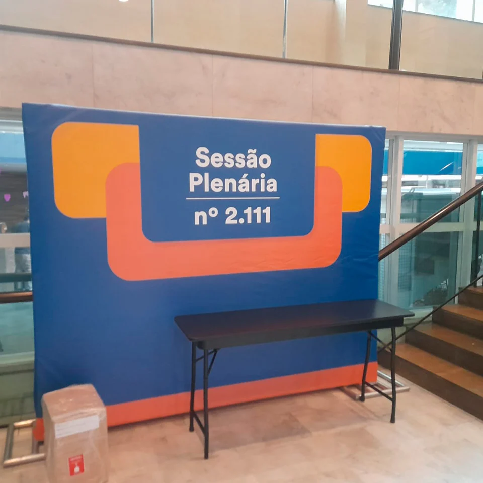 Box Backdrop para Eventos de Sessão Plenária